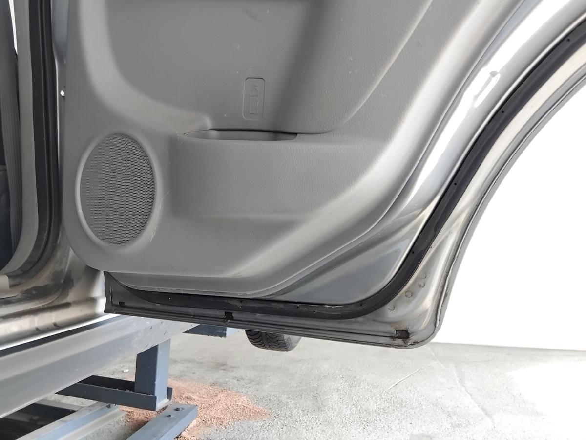 Suzuki SX4 Tür hinten rechts ZCD Galactic Gray 5-türig Steilheck BJ2009