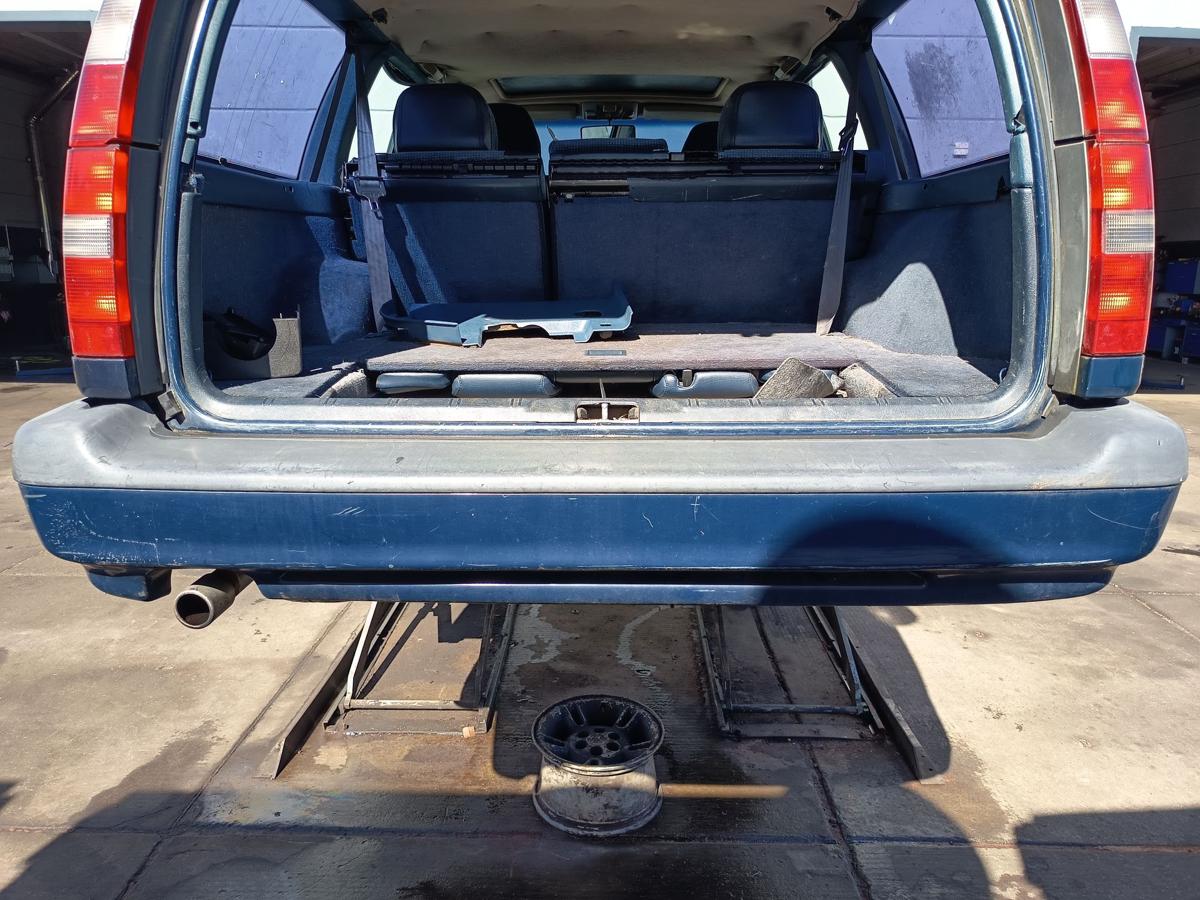 Volvo 850 original Sto&szlig;stange F&auml;nger hinten Heck 417 Royalblau Bj 1995