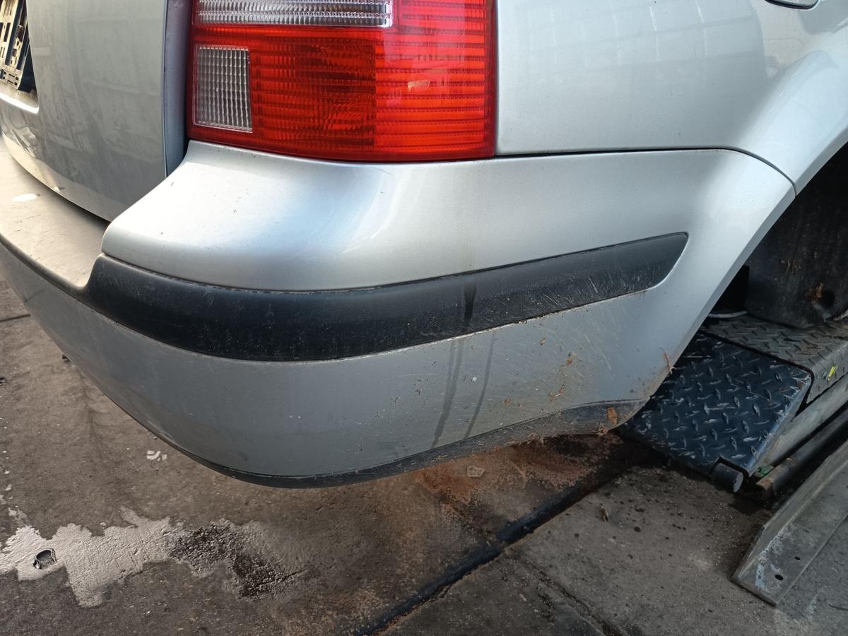 VW Golf IV Kombi original Sto&szlig;stange hinten LA7W Silber Baujahr 2003