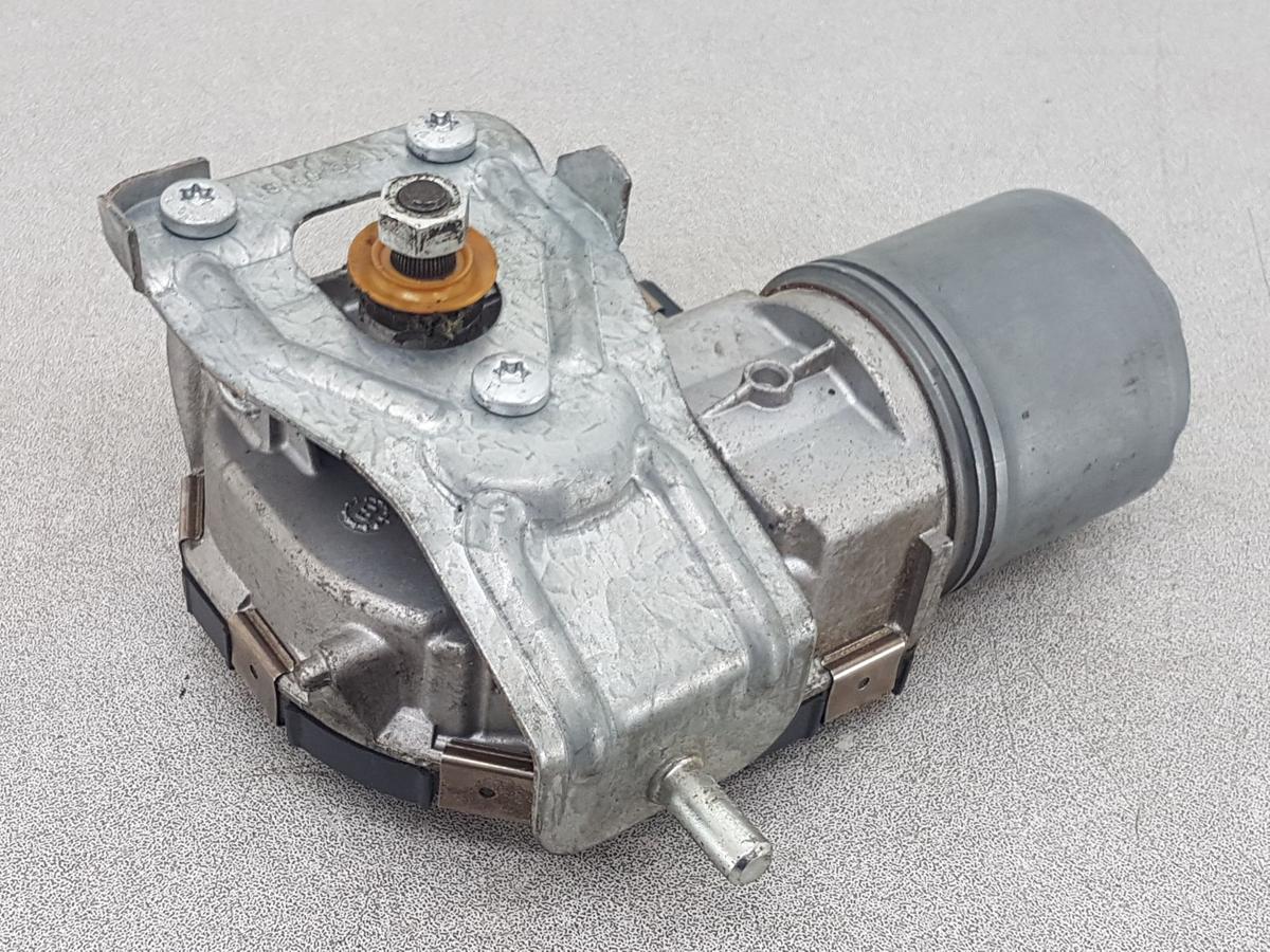 VW Golf VI Wischermotor vorn 1K1955119E 1397220501 Bj2009 ohne Gestänge