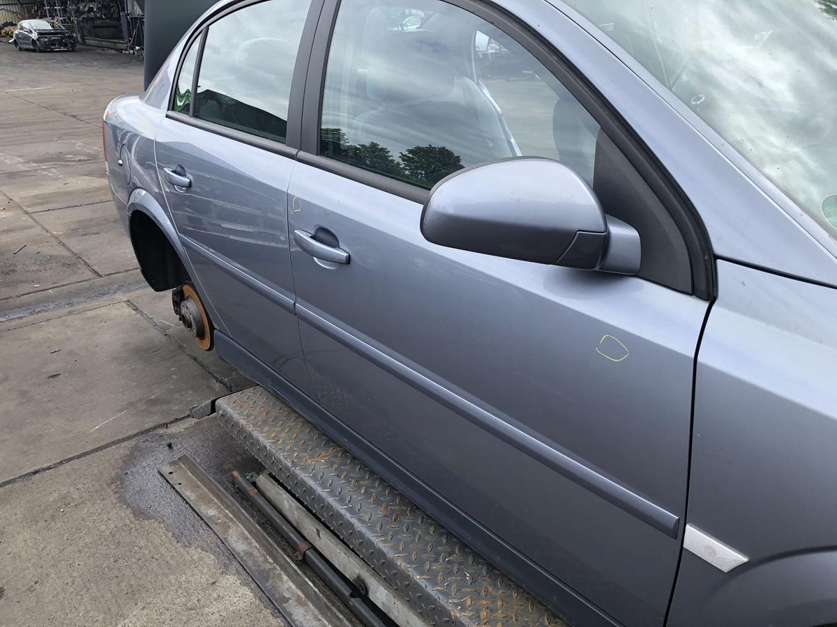 Opel Vectra C original Tür vorn rechts Beifahrer Z163 Lichtsilber Bj 2004