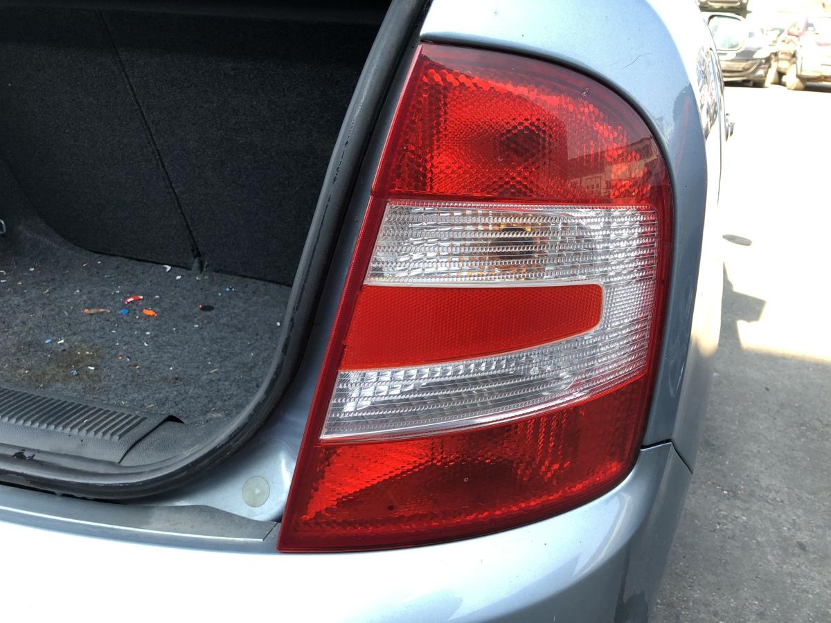 Skoda Fabia 6Y R&uuml;ckleuchte rechts R&uuml;cklicht Heckleuchte 5 t&uuml;rer Facelift ab04