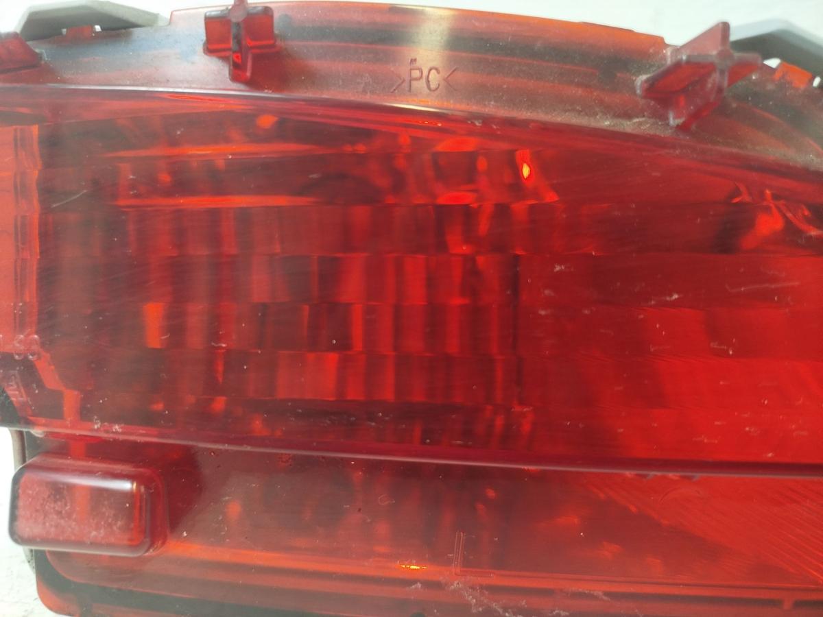 Toyota Yaris XP13 Nebelschlussleuchte Nebelleuchte Sto&szlig;f&auml;nger hinten