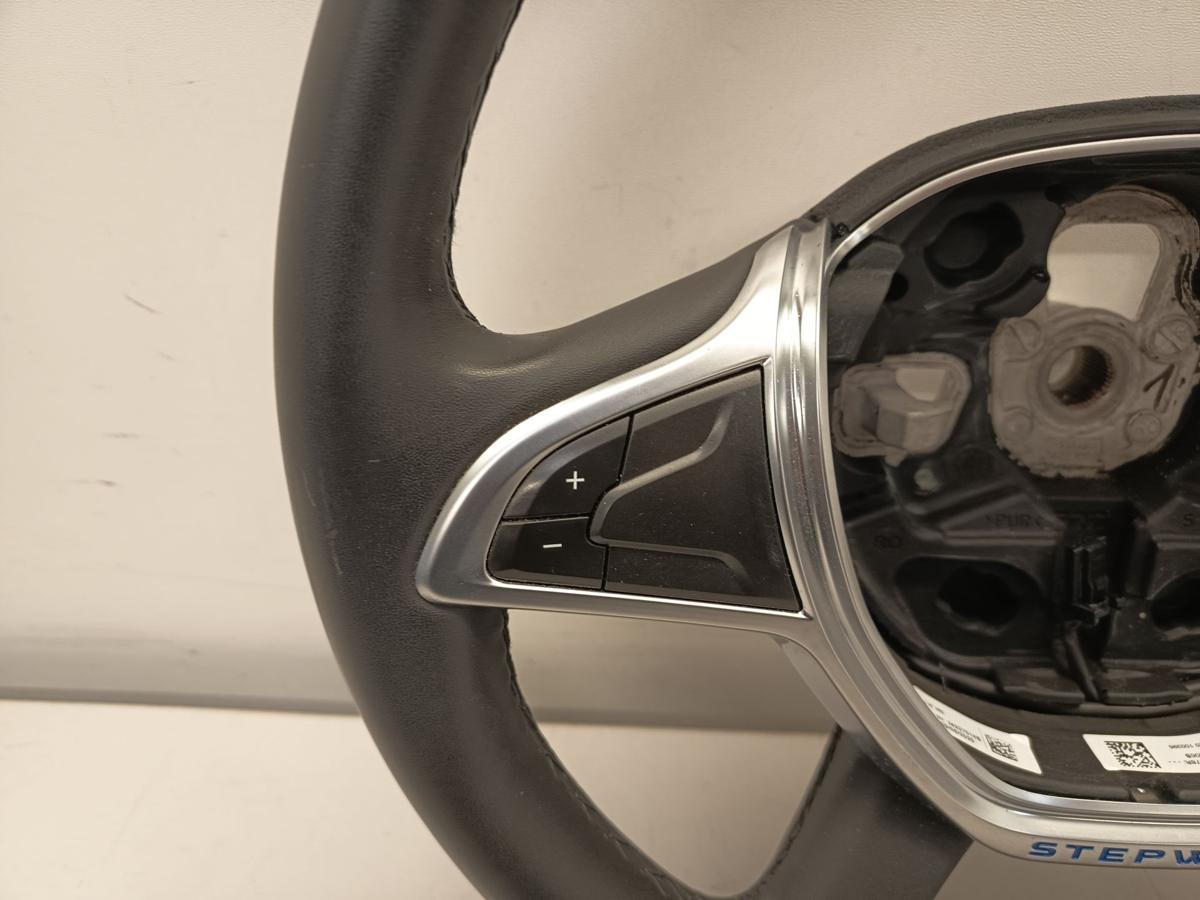 Dacia Sandero II Stepway original Lenkrad Leder 484007478R Baujahr 2020