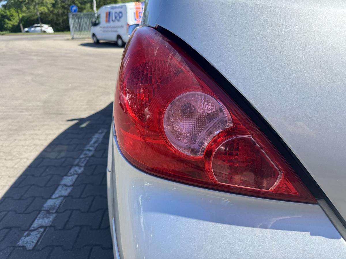 Nissan Tiida original R&uuml;cklicht R&uuml;ckleuchte Schlussleuchte links Bj.2009