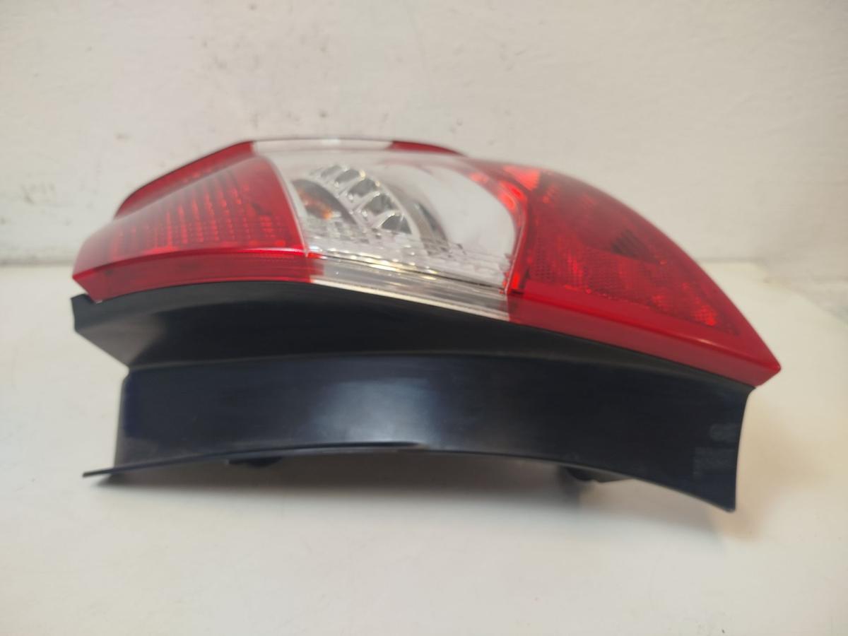 Citroen C4 II Typ N R&uuml;ckleuchte rechts au&szlig;en Ecke R&uuml;cklicht Heckleuchte Au&szlig;enteil