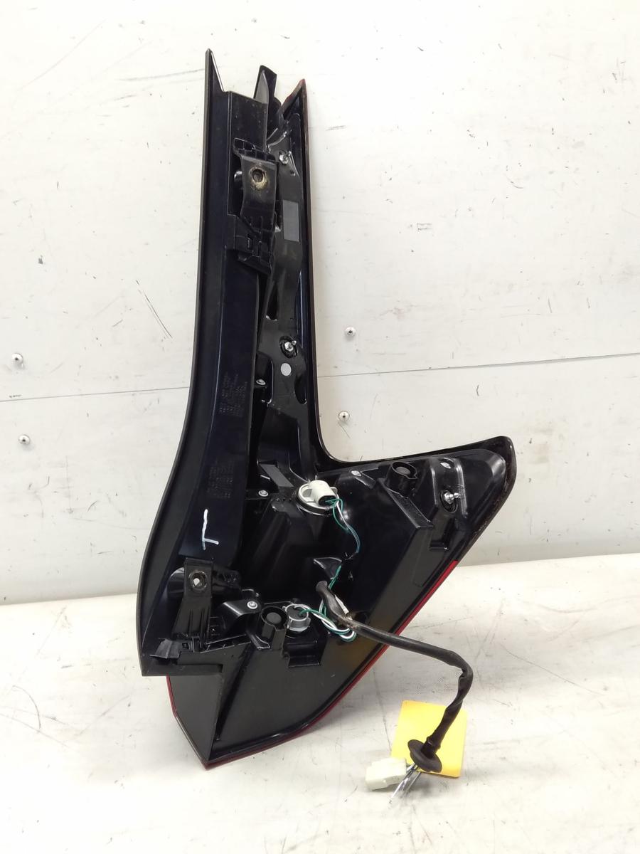 Mitsubishi Eclipse Cross original R&uuml;ckleuchte Schlussleuchte links aussen Facelift