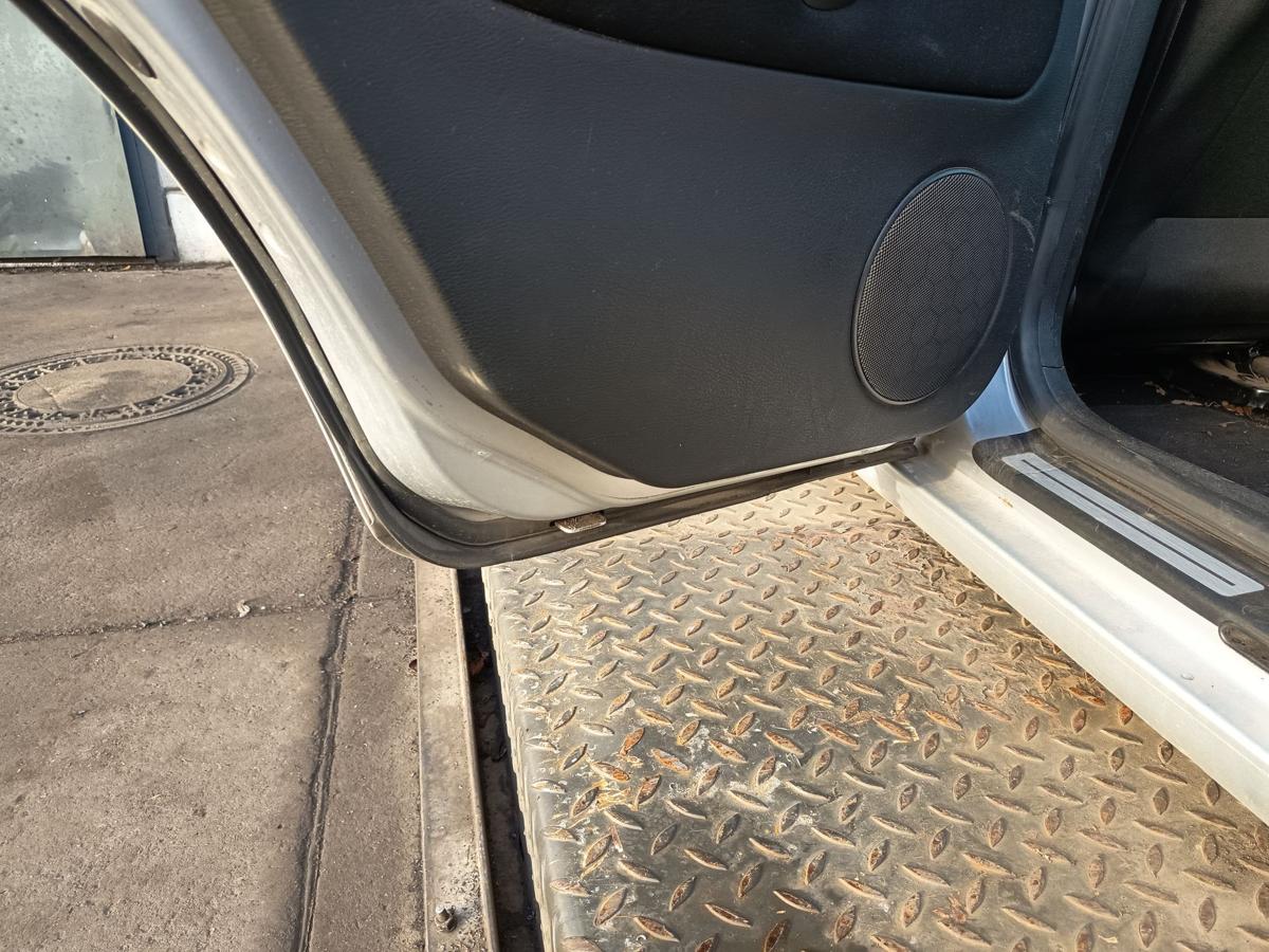 VW Golf IV Kombi original T&uuml;r hinten links LA7W Silber Baujahr 2003