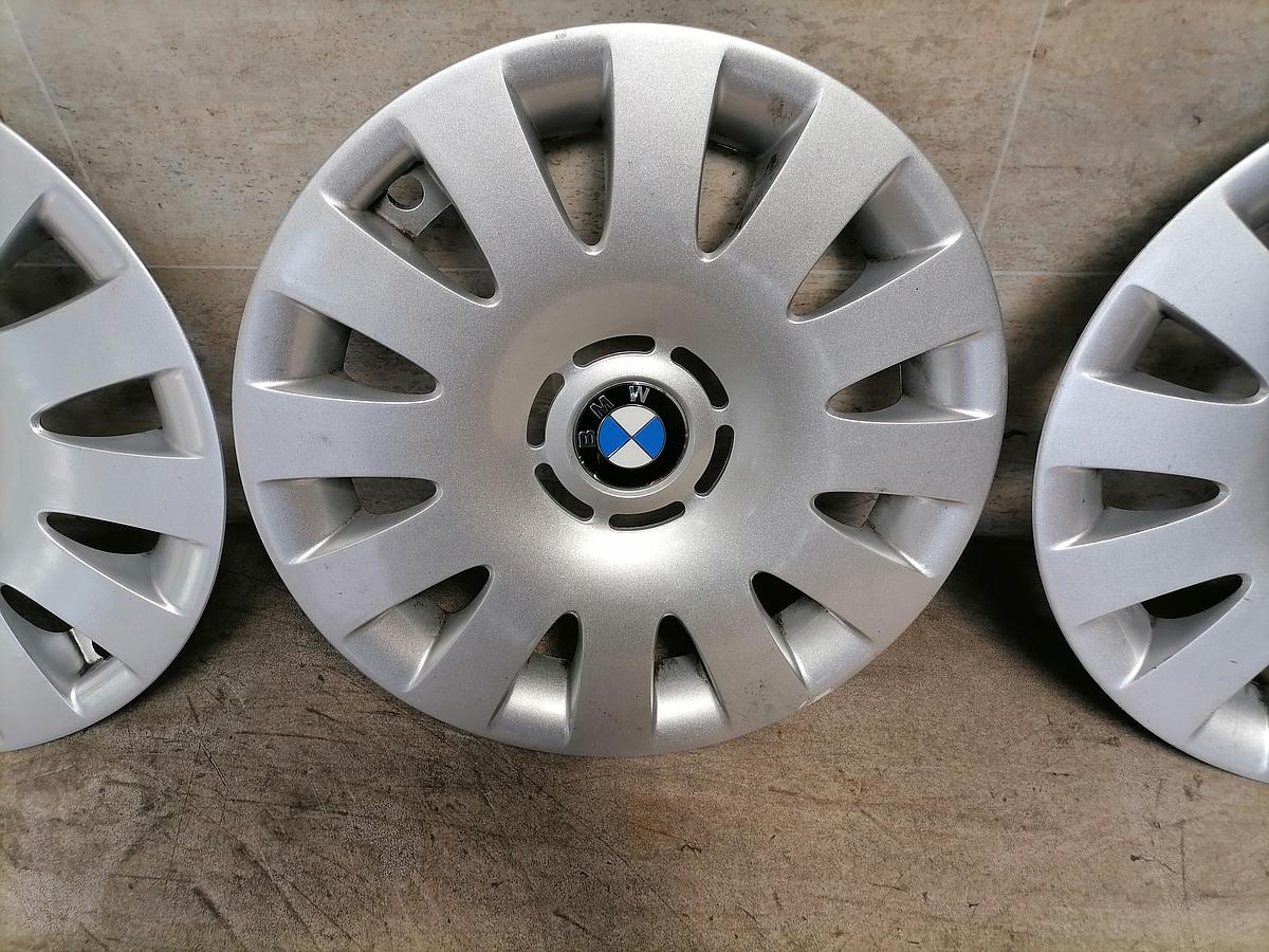 BMW E87 Satz Radkappen 15" Radzierblenden silber Bj.2008