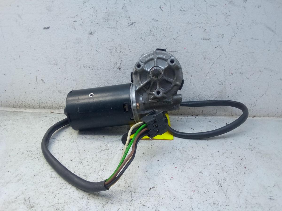 Mercedes W201 Wischermotor vorn ohne Gest&auml;nge 0390241302 BOSCH BJ1987