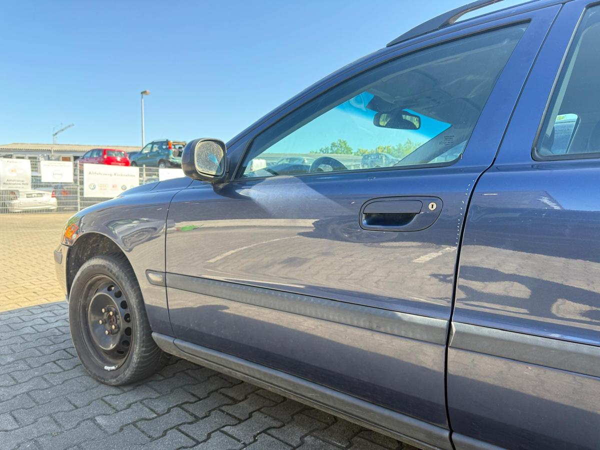 Volvo V70 II original Tür vorn links Bright Blue Metallic Rohbau BJ02