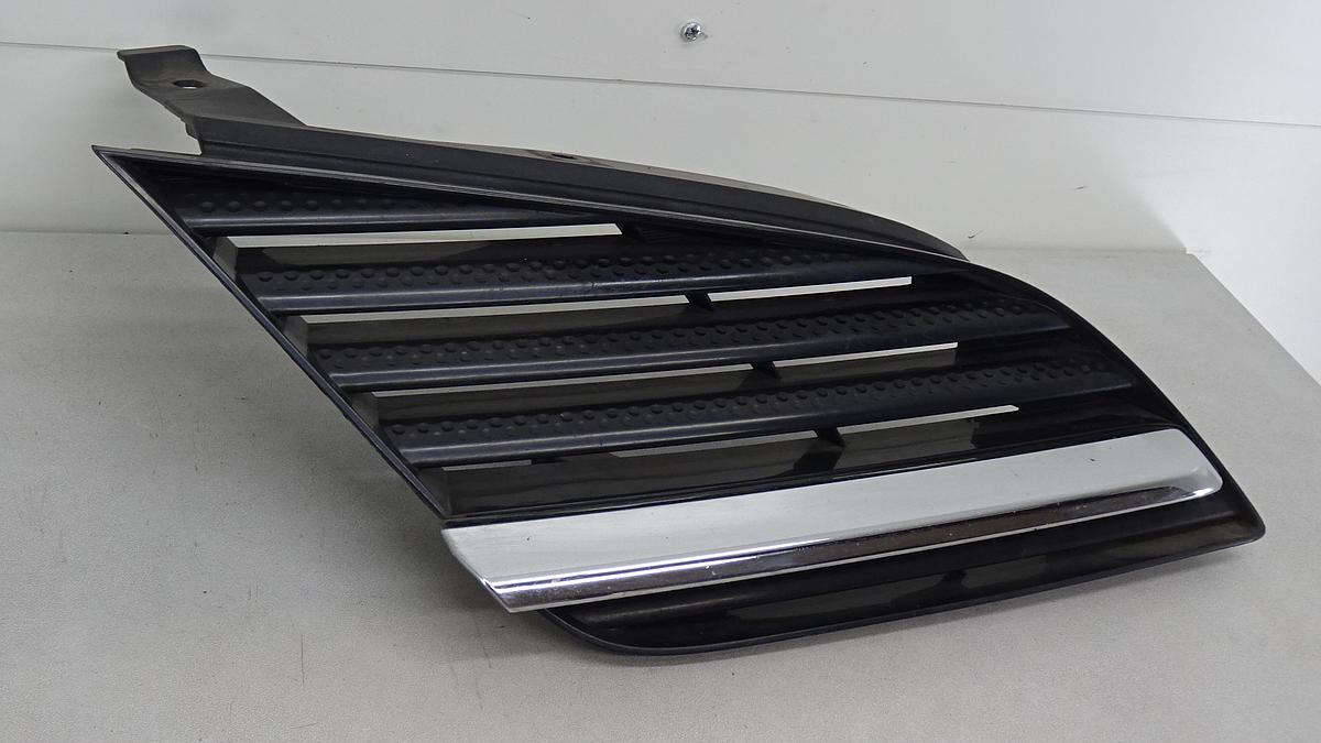 Nissan Primera Traveller WP12 Bj2004 Kühlergrill Grill rechts 62320AU300