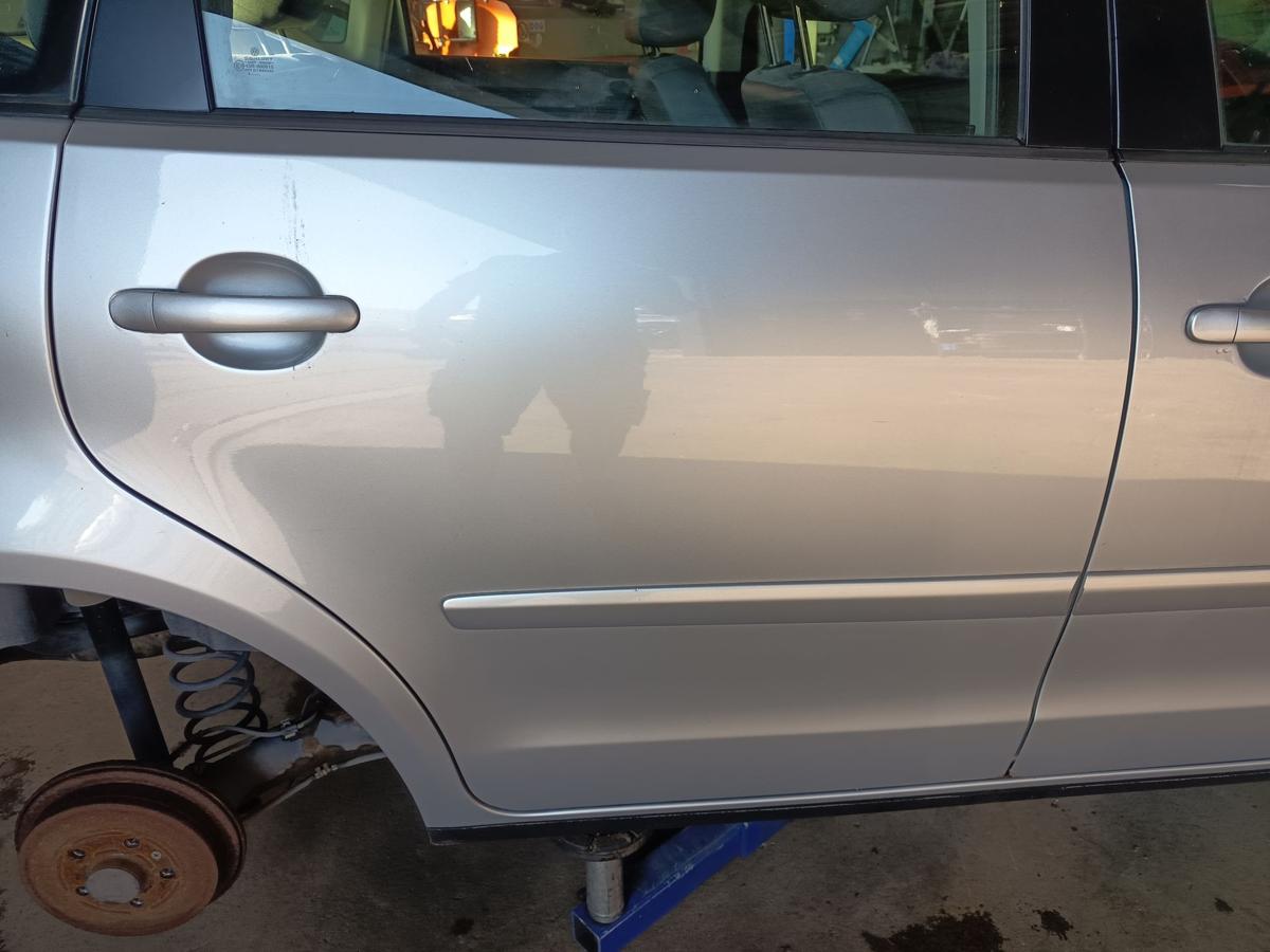 VW Polo 9N1 original Tür hinten rechts Fahrerseite LA7W Reflexsilber EZ2004