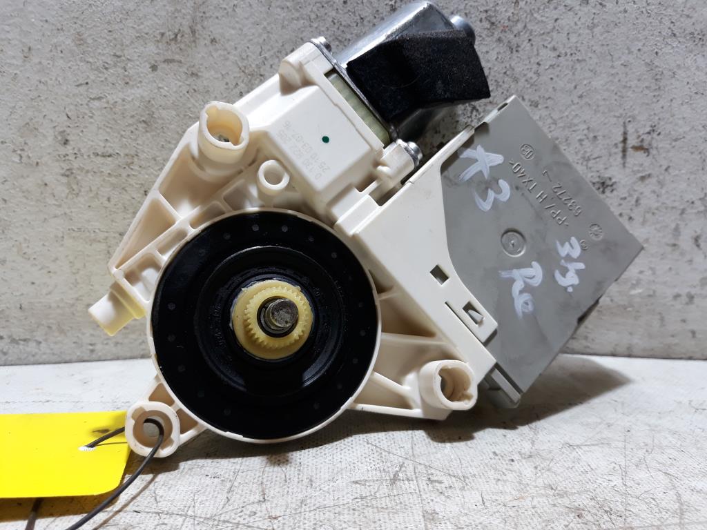 Audi A3 8P BJ 2003 Fensterhebermotor vorn rechts 3-türer 8P0959802A