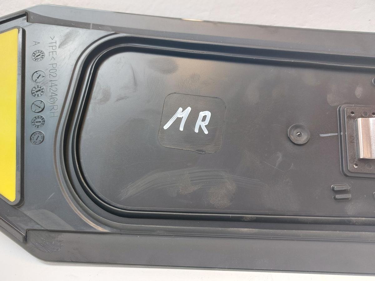 NIO ET7 Elektro Blende Verkleidung B-Säule rechts außen Cover Säulenverkleidung