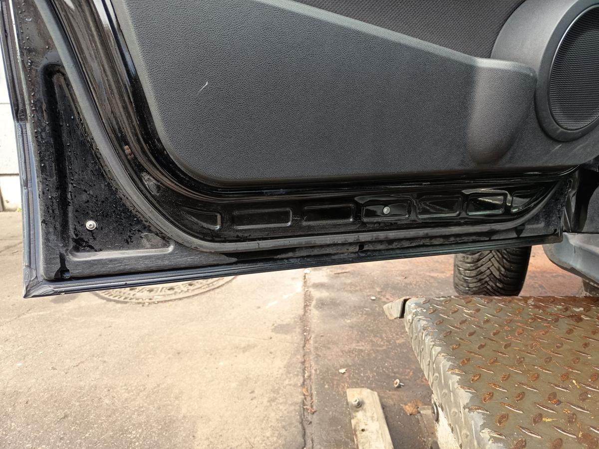 Mercedes W169 original T&uuml;r vorn links Fahrer 696 Nachtschwarz Bj 2005