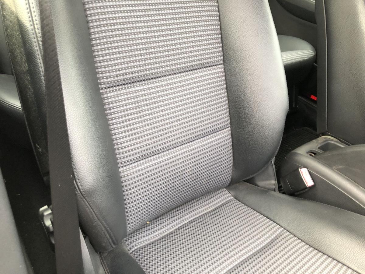 Mercedes A Klasse W169 Sitz vorn rechts Beifahrersitz U57 Easy Vario Plus Artico
