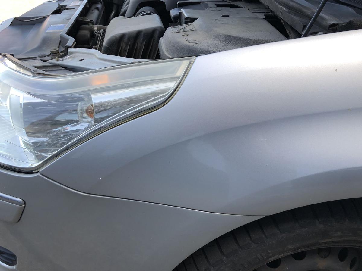 Citroen C4 Typ L Kotfl&uuml;gel vorn links Fahrerseite Plastik EZR Aluminium Grau