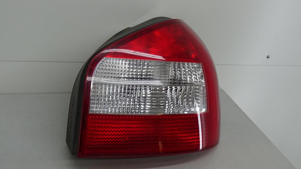 Audi A3 8L Bj2001 Rückleuchte Rücklicht rechts 8L0945096B Modell ab 2000