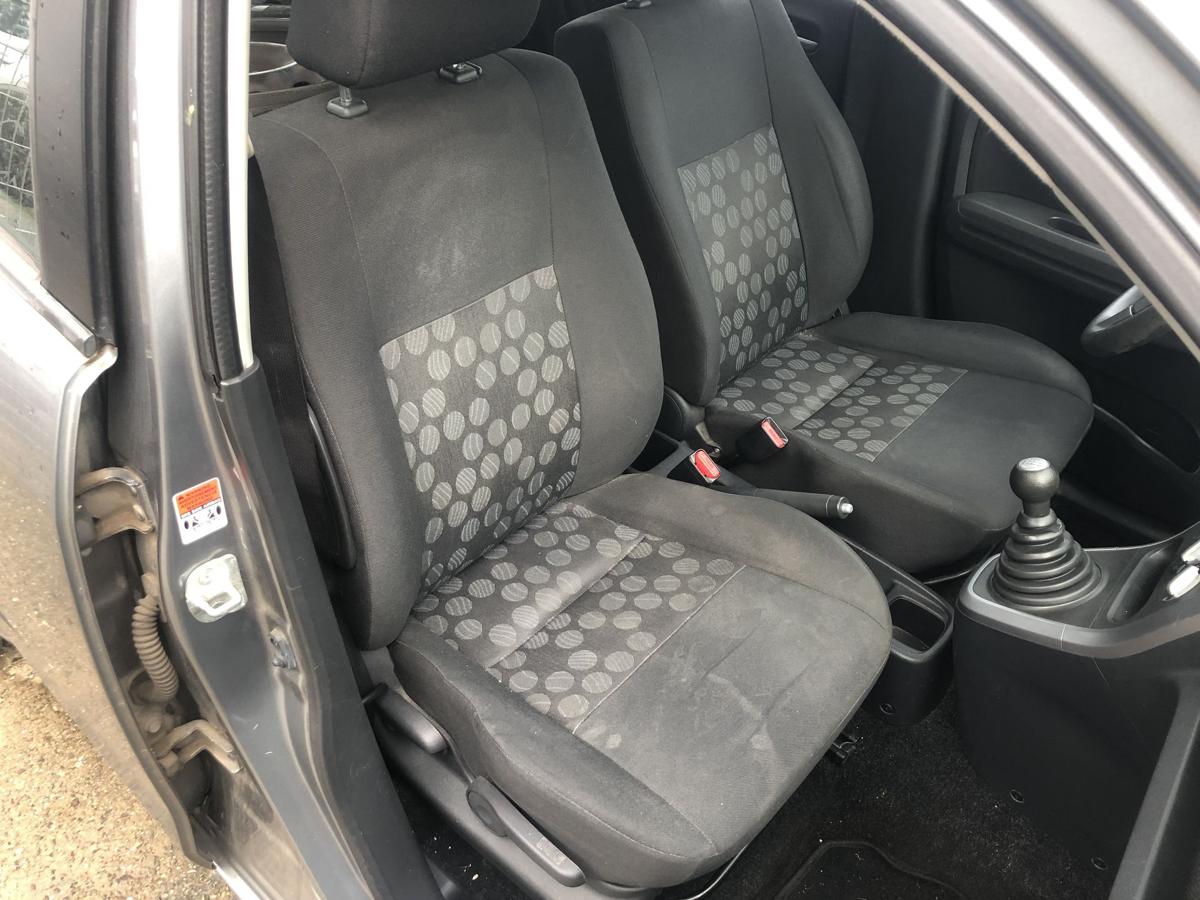 Suzuki Splash EXB22 Sitz vorn rechts Beifahrersitz Stoff Autositz