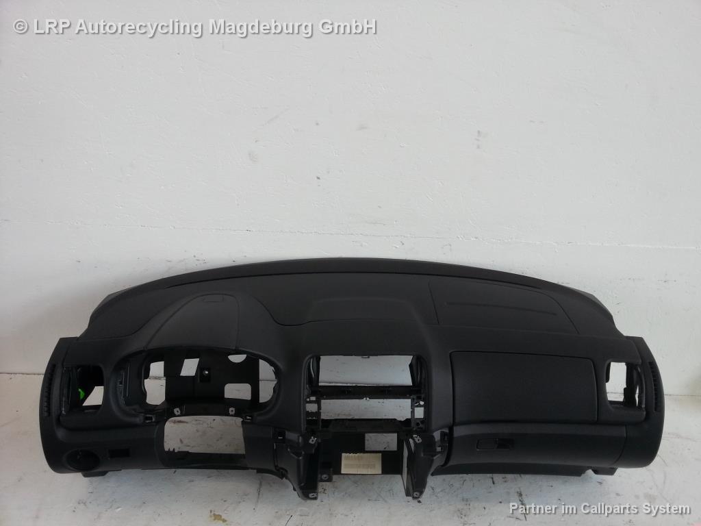 Skoda Fabia 2 5J Armaturenbrett Armaturenträger Cockpit Intrumententafel