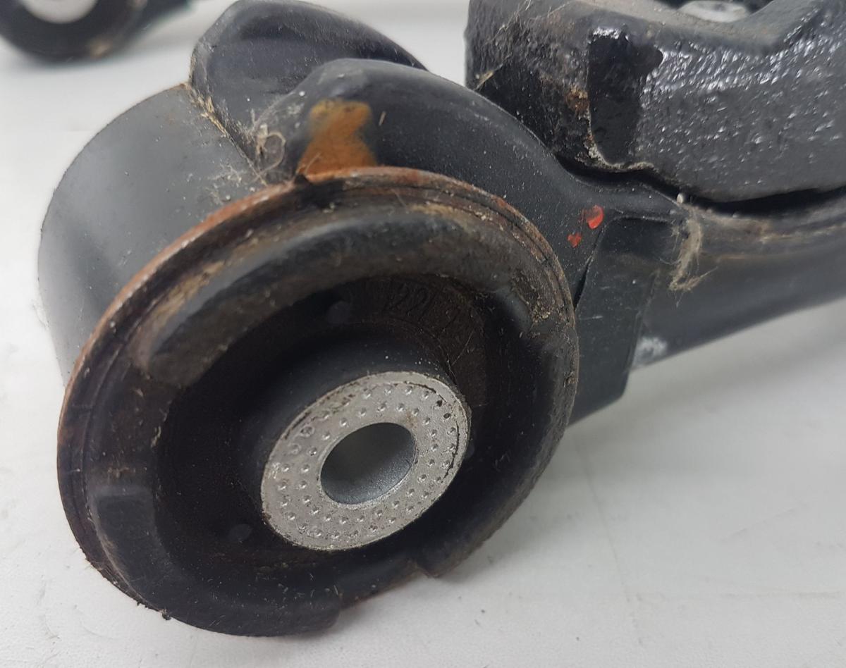 Tesla Model Y Querlenkersatz vorn links Satz Querlenker Bj2022 1044321-00-J