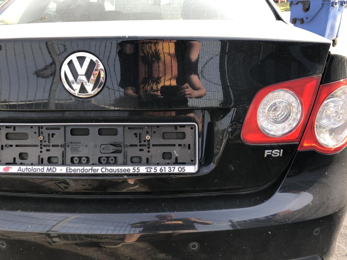 VW Jetta 1K Heckklappe Kofferklappe Heckdeckel Delle LC9X Deep Black Perl