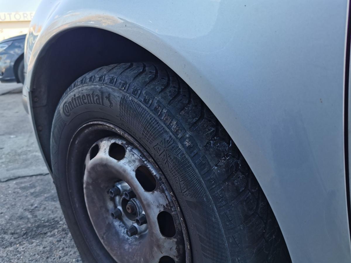 VW Golf IV 4 1J Kotflügel Fender Seitenwand vorn links LA7W Reflexsilber Met