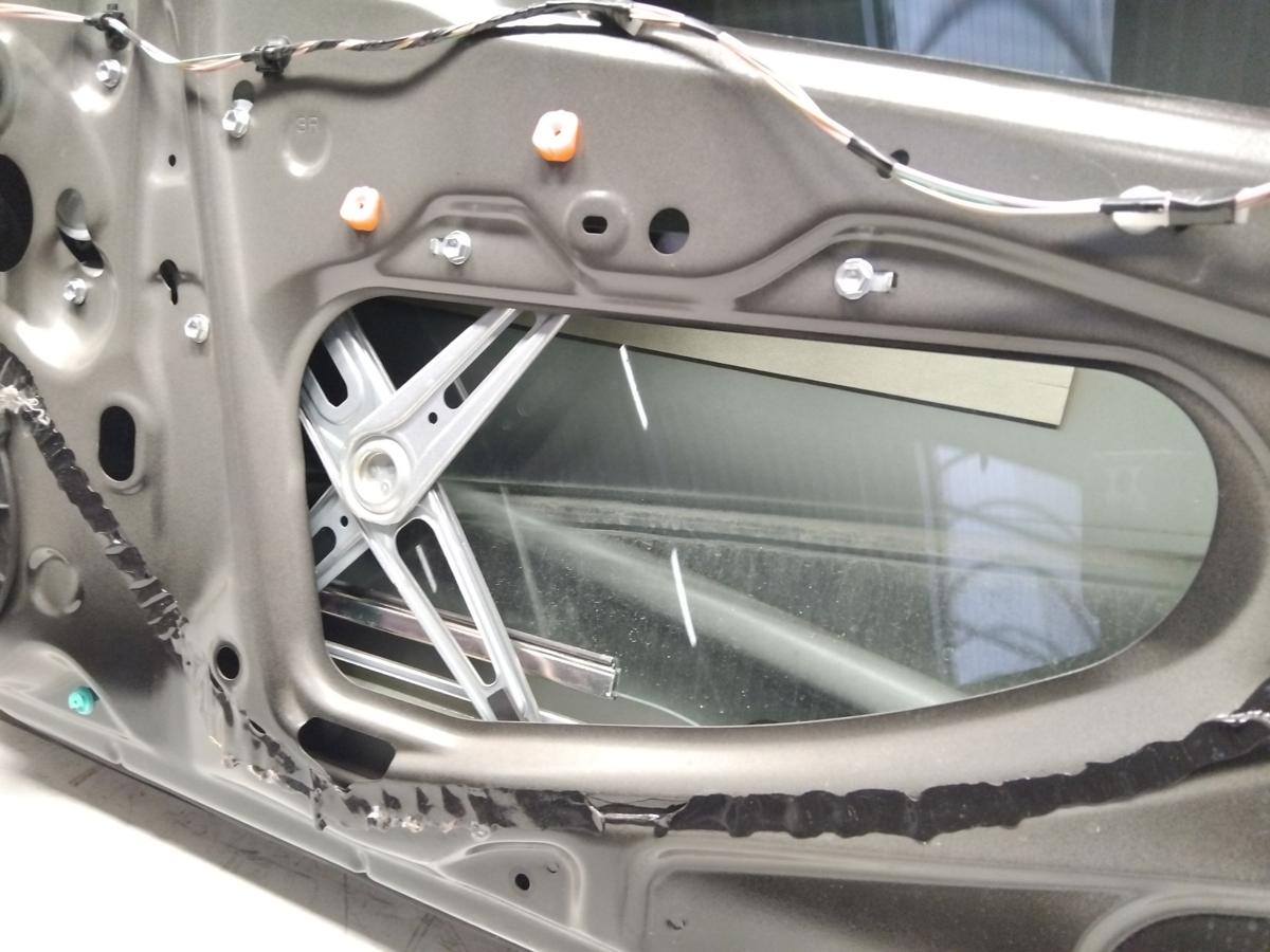 Toyota Yaris 2 XP9 orig T&uuml;r vorn rechts Beifahrert&uuml;r 209 schwarz 3t&uuml;rig BJ2011