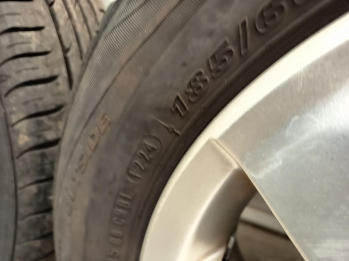 Satz VW Polo Alufelgen 6Q0601023K mit Sommerreifen Nexen 185/60R14 82T DOT 12/24