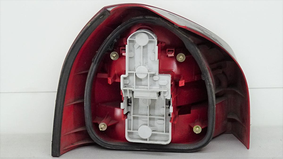 Audi A3 Rückleuchte Rücklicht rechts Bj1996 8L0945096 Modell bis 2000