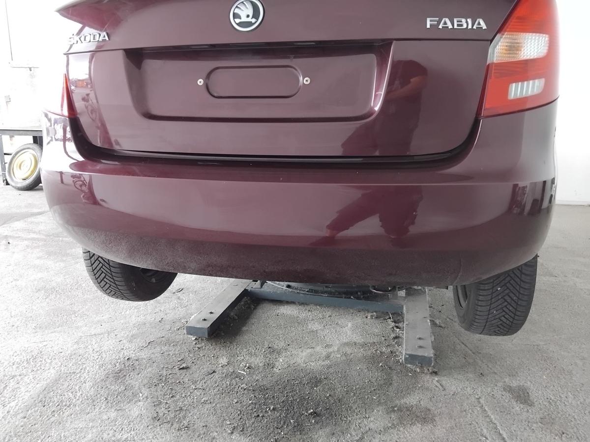 Skoda Fabia 2 5J orig Sto&szlig;f&auml;nger Sto&szlig;stange hinten Flie&szlig;heck BJ2013 LF3X Rosso Brunello