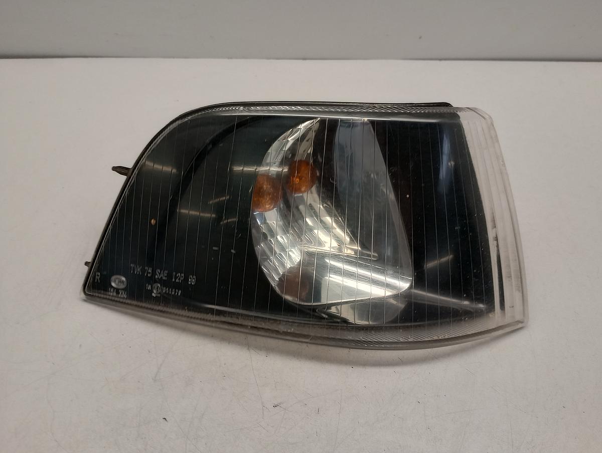 Volvo V40 Facelift original Blinker rechts 30621832 Bj 2004