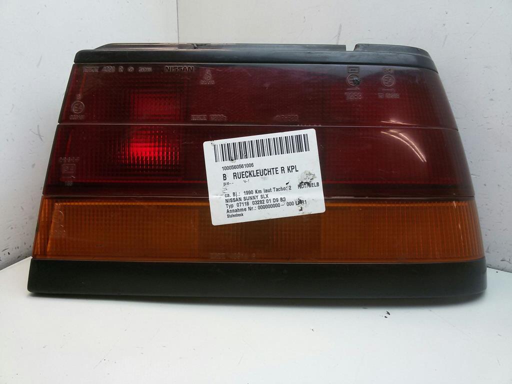 Nissan Sunny N13 BJ1990 Rueckleuchte Rücklicht rechts B655088M20