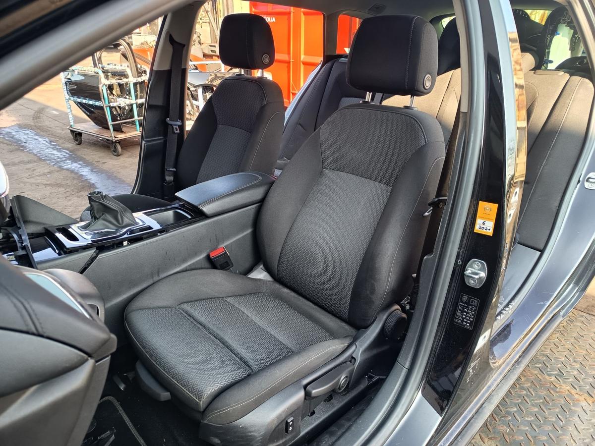 Opel Insignia B original Fahrersitz vorn links Stoff Milano Sitzheizung Bj 2019