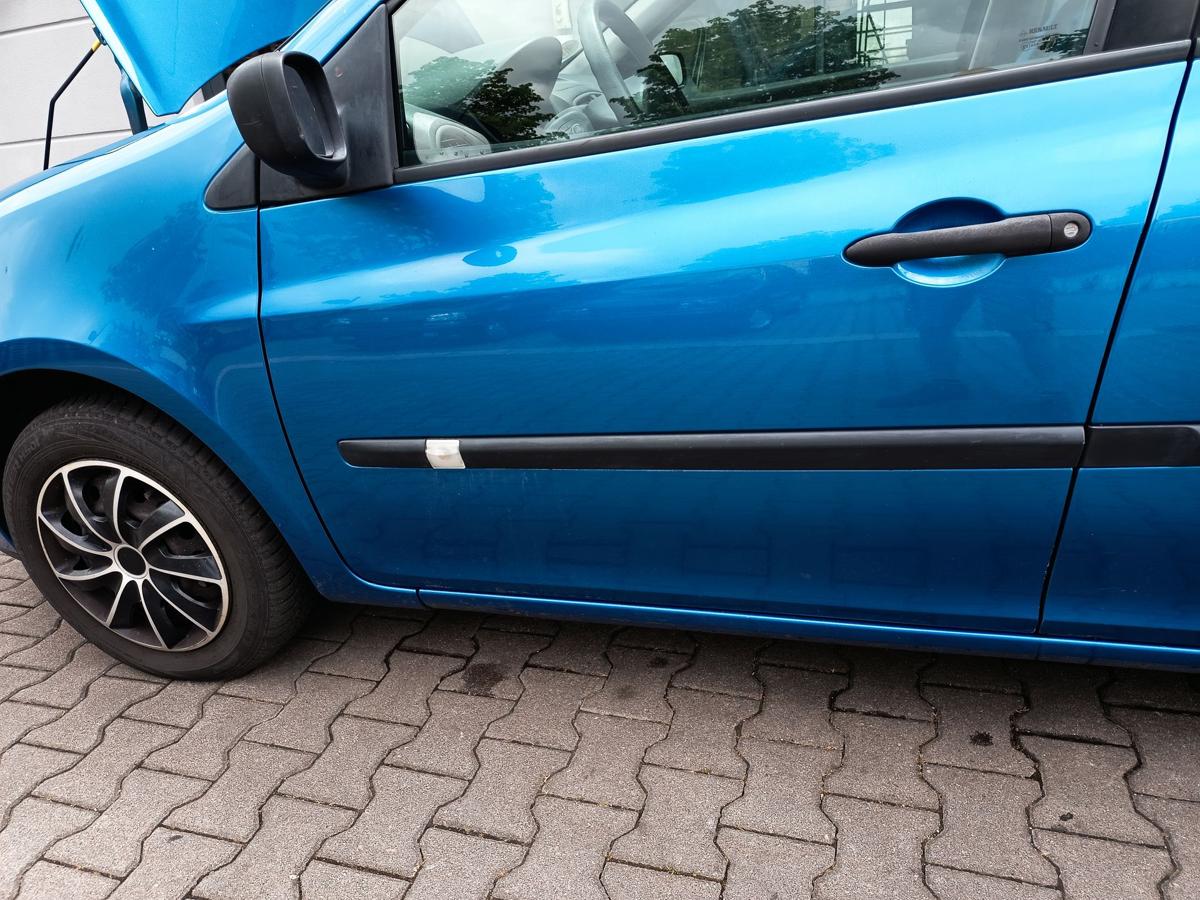Renault Clio III orig Tür vorn links 5türer TEI45 Blau met Bj 2006