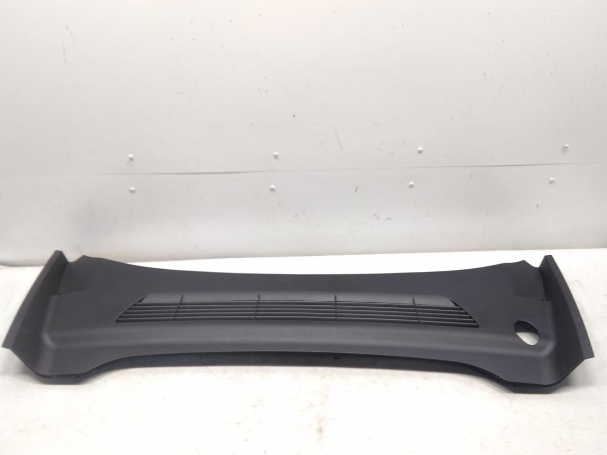 Tesla Model Y original Plastikabdeckung Blende Windlauf 1619812-00-B Bj.2022