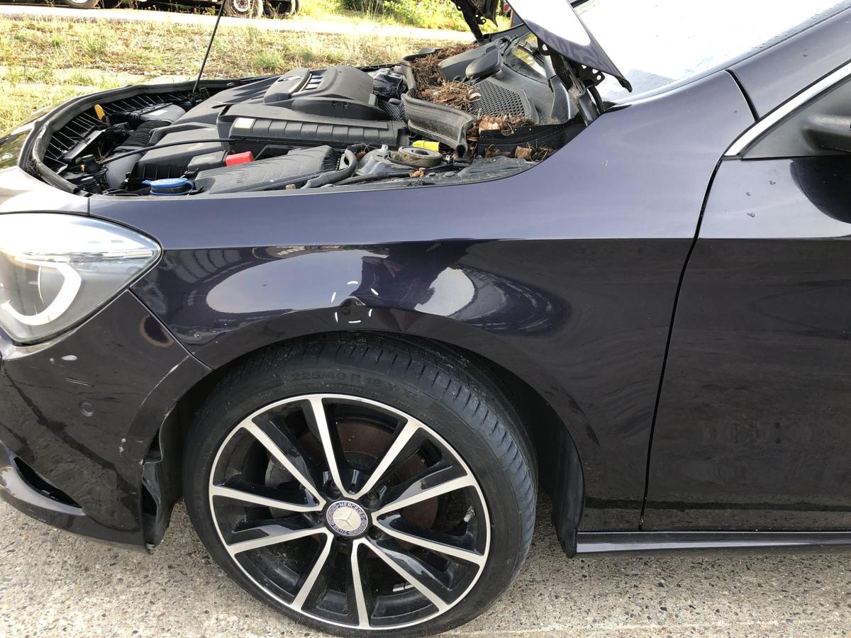 Mercedes CLA C117 bis 16 Kotfl&uuml;gel vorn links Fahrerseite Seitenwand Delle 592