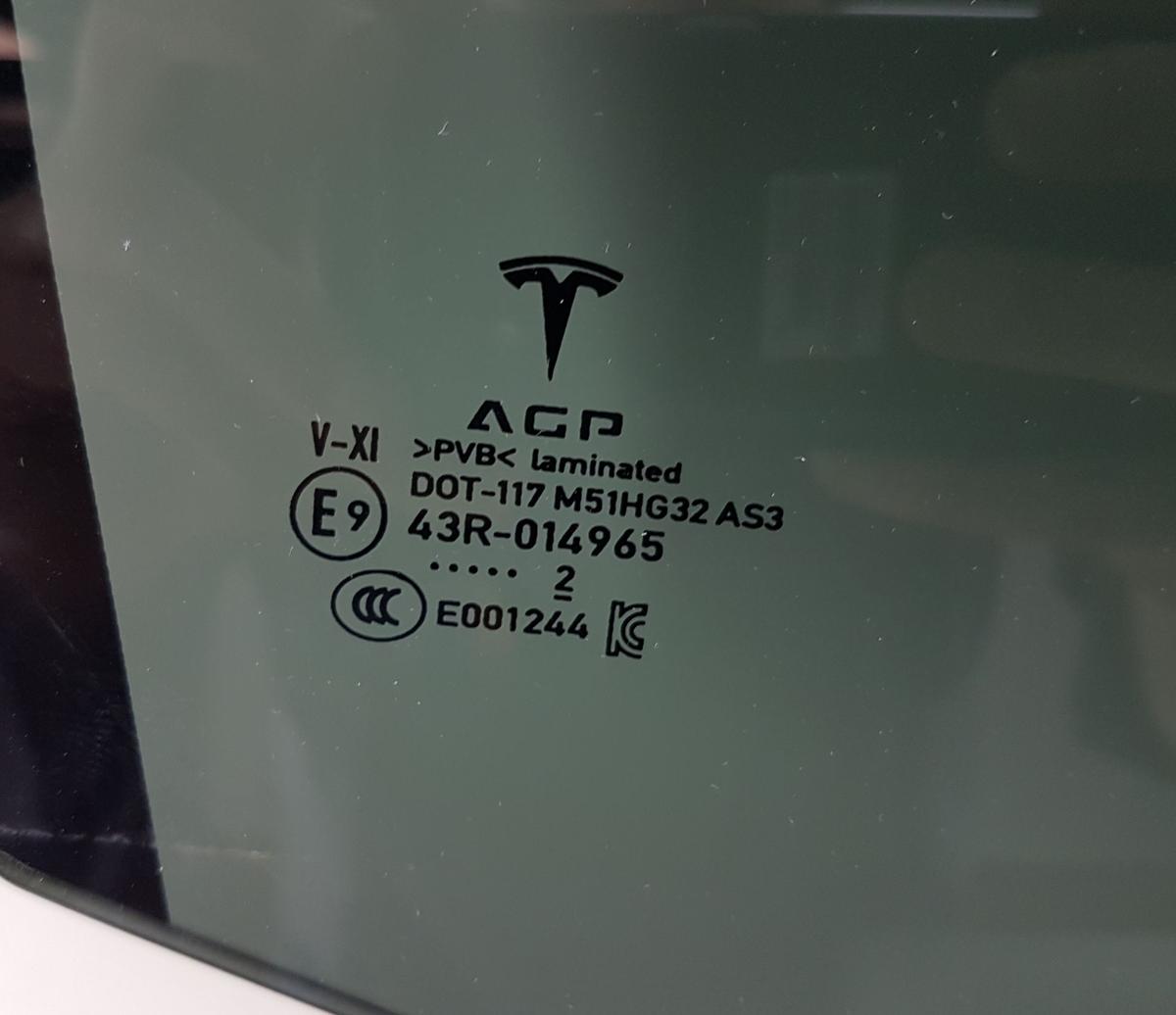 Tesla Model X T&uuml;rscheibe hinten rechts abgedunkelt VSG Verbundglas Bj22