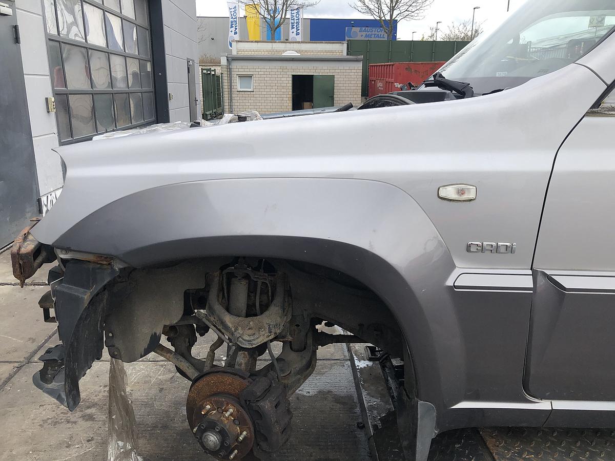 Hyundai Terracan orig Kotflügel links YK Saharasilber met Bj 2003