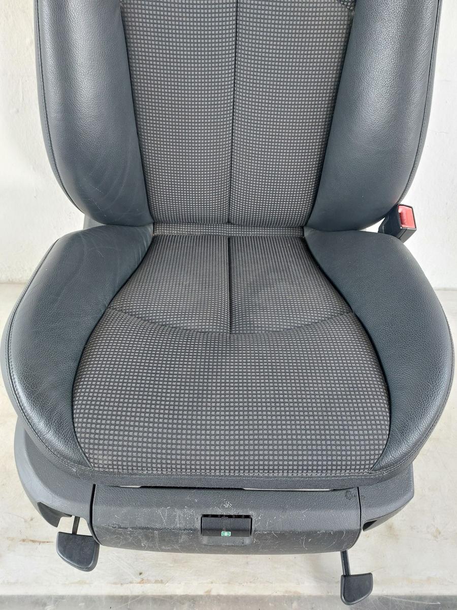 Mercedes E Klasse W211 Sitz vorn rechts Beifahrersitz Teilleder Stoff Heizung
