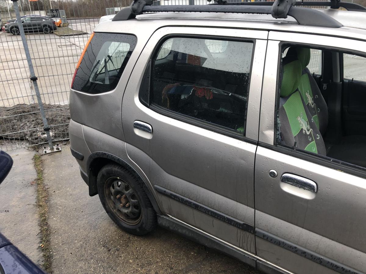 Suzuki Ignis Typ MH T&uuml;r hinten rechts Rohbau Autot&uuml;r Fondt&uuml;r silber