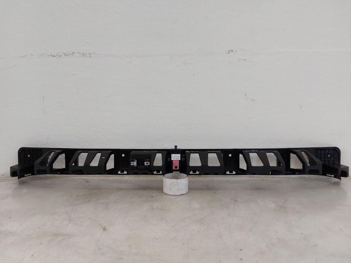 NIO EL6 Elektro SUV Halter mitte Sto&szlig;f&auml;nger hinten mit Keyless Empf&auml;nger