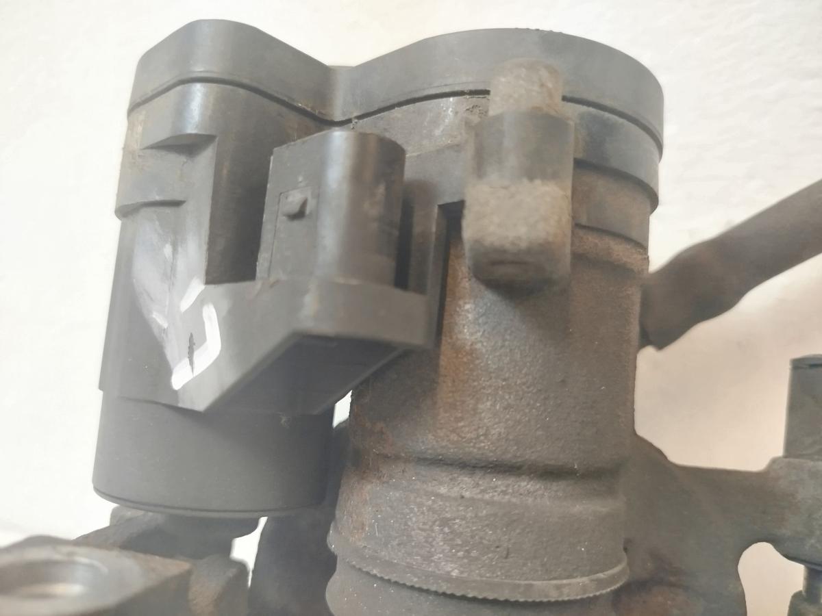 VW Golf Sportsvan AUV Bremssattel hinten links Bremszange elekt Parkbremse 272