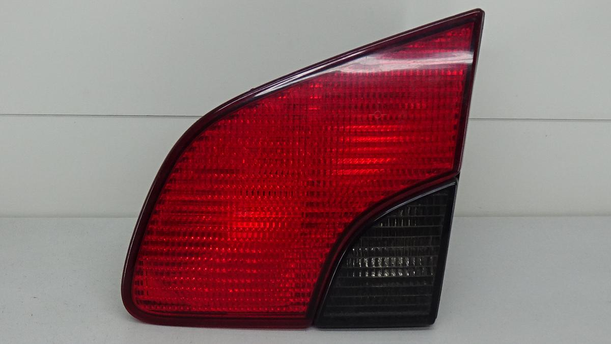 Peugeot 406 Break Bj1999 Rückleuchte Rücklicht innen rechts rot schwarz Kombi