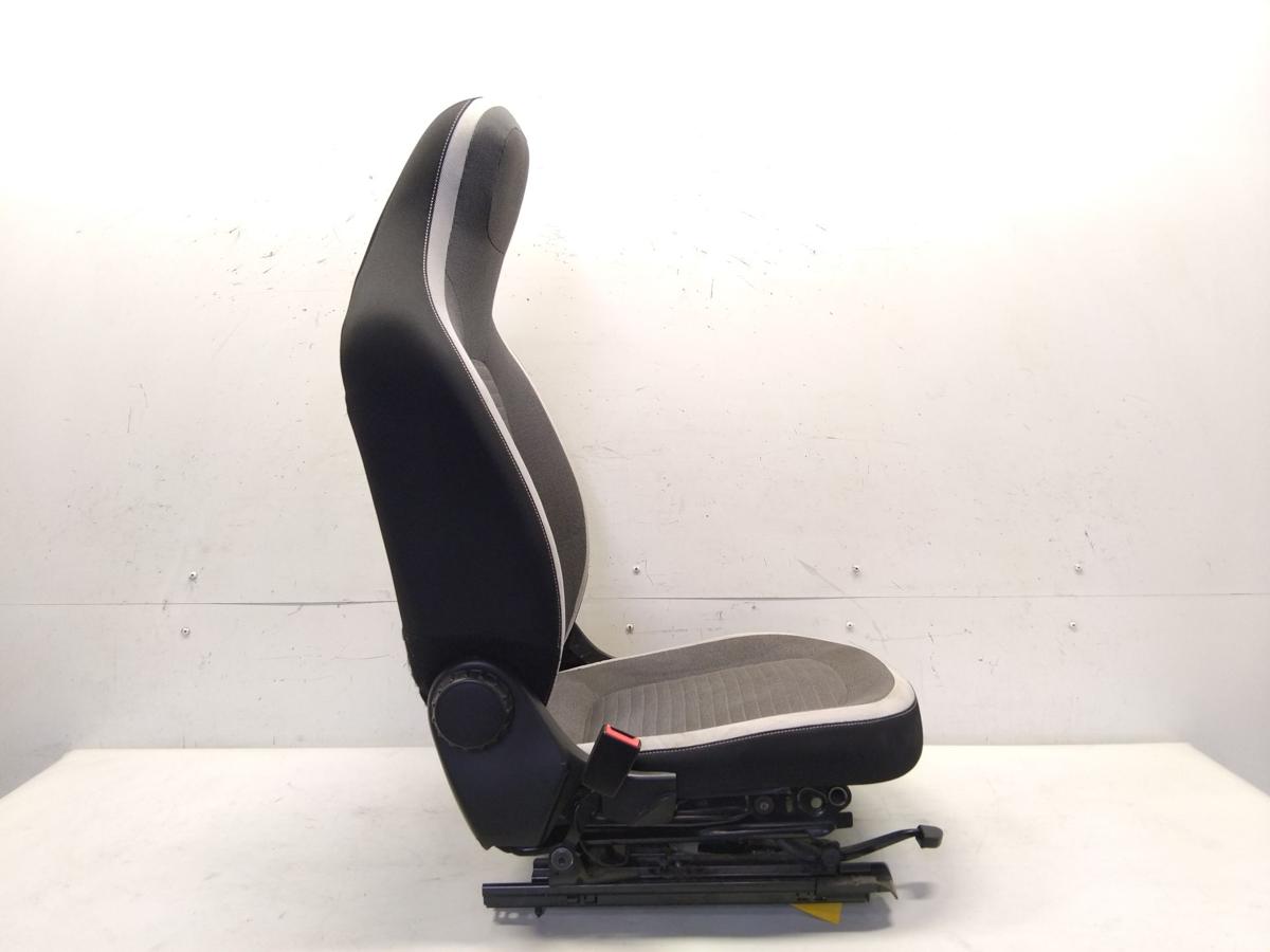 Renault Twingo 3 original Sitz vorn links Fahrersitz Stoff grau beheizt BJ2018