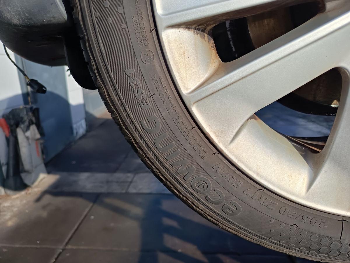 BMW E87 original Satz Alufelgen 7x17 mit Sommerreifen Kumho DOT 24