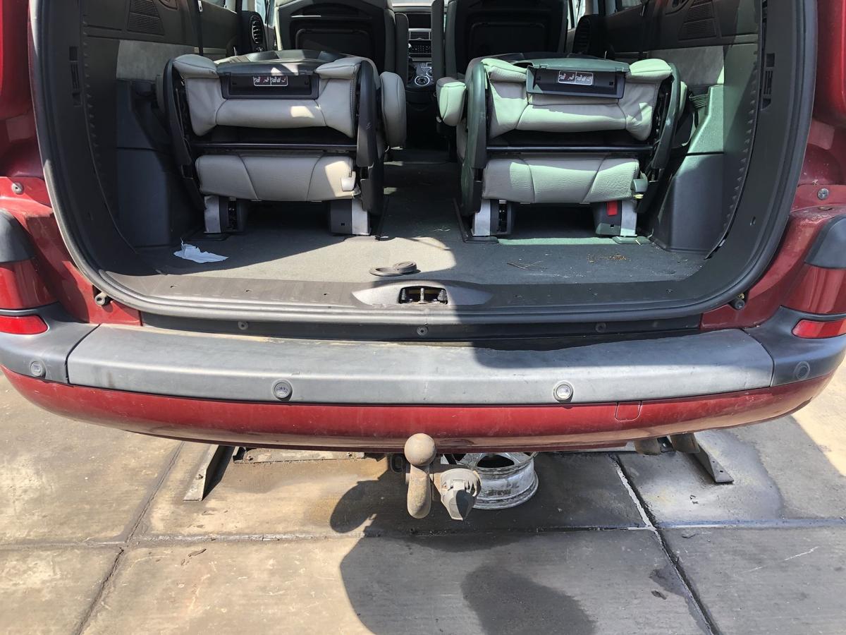 Peugeot 807 original Stoßstange Fänger hinten/Heck KKQ Tiefrot Bj 2004