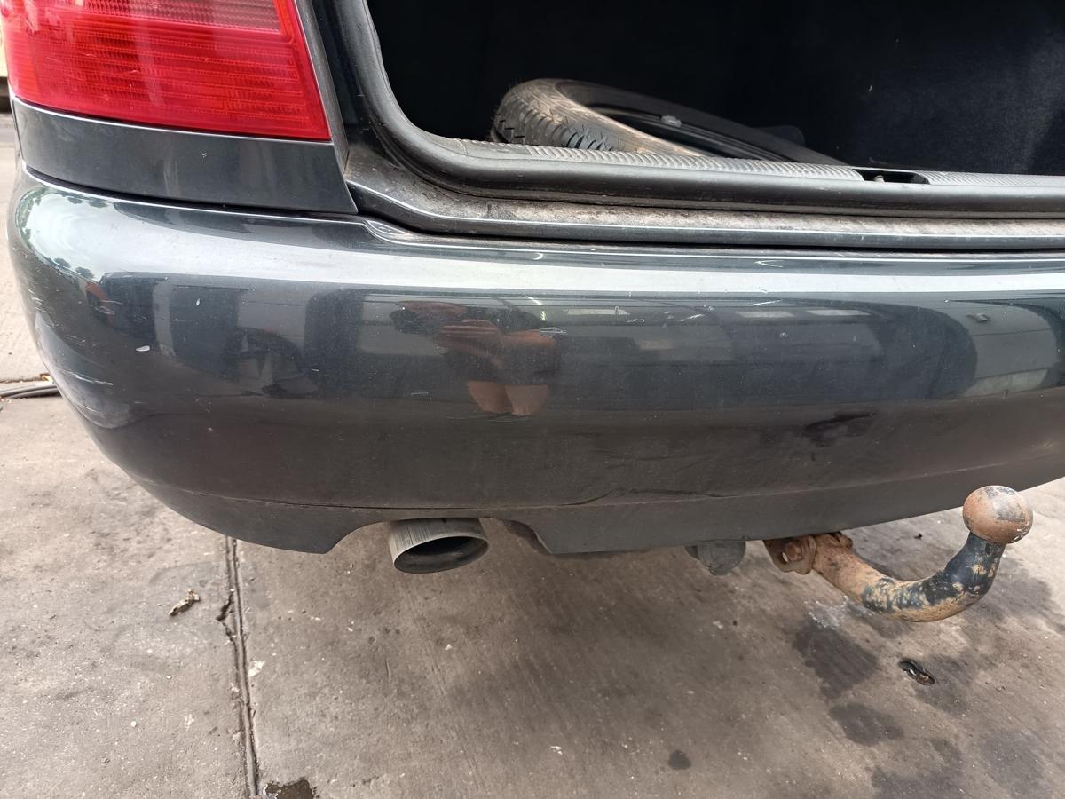 Audi A4 B5 Limo original Sto&szlig;stange hinten LZ9U Vulkanschwarz Baujahr 1997