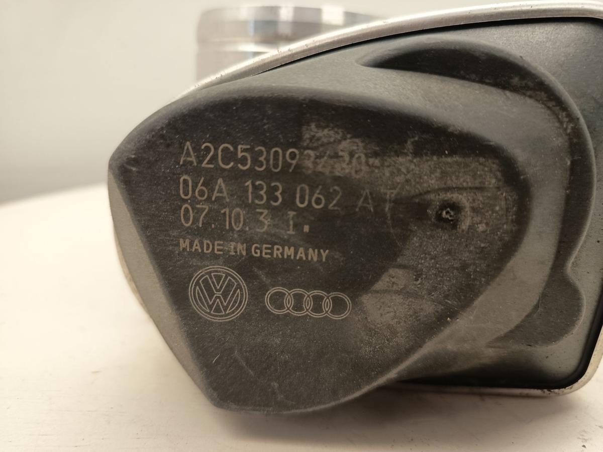 VW Golf V original Drosselklappe 1.6l 75kW Benzin 06A133062AT Baujahr 2007